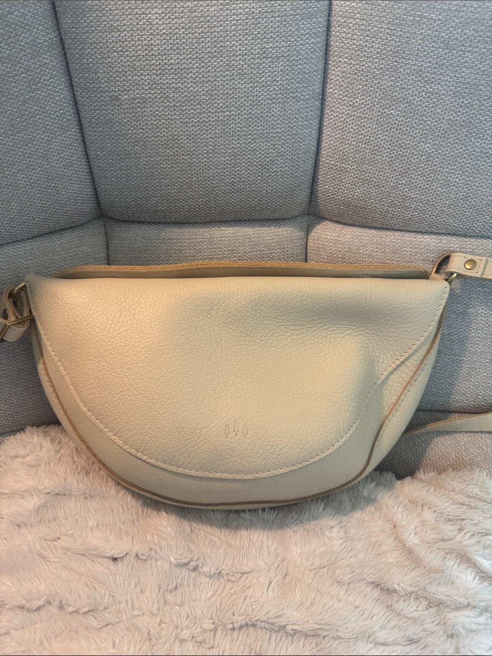 Portland Leather Goods Large Koala Sling Bag in Bone Pebbled Leather